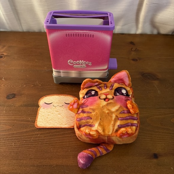 Moose Other - Cookeez Makery Toasty Treatz Toaster Oven scented Plush PNUTTY & JAM TIGER
